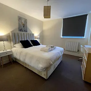 Apartment Lovely 2 Bedroom With Amazing Views In E14, London